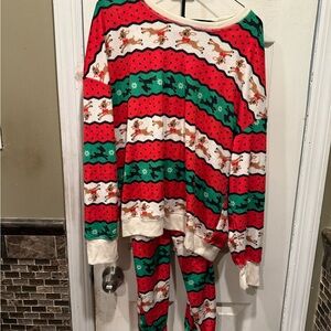 Festive Reindeer Women's Pajama Set